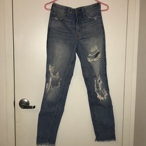 HOLLISTER VINTAGE BOYFRIEND DISTRESSED JEANS